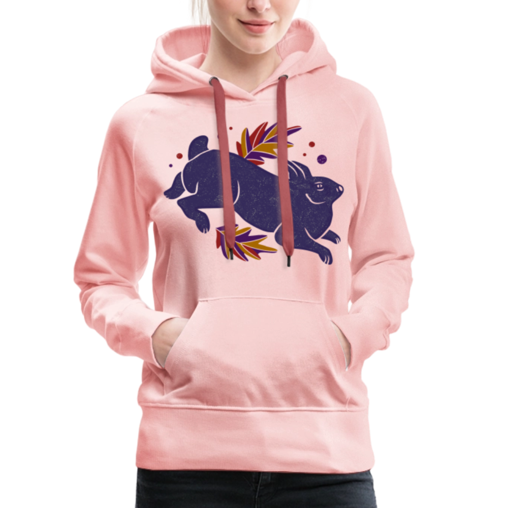 Frauen Premium Hoodie "Hase im Laub" - Kristallrosa