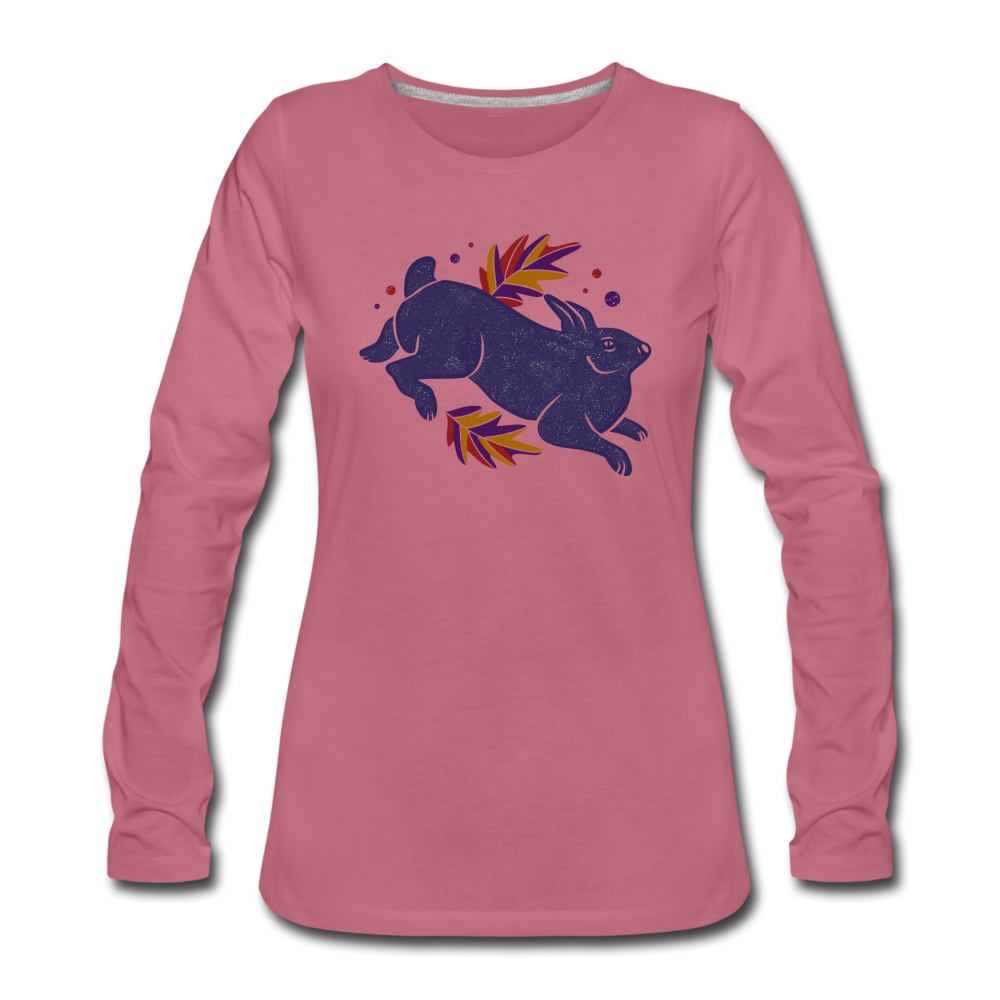 Frauen Premium Langarmshirt "Hase im Laub" - Hinter dem Mond