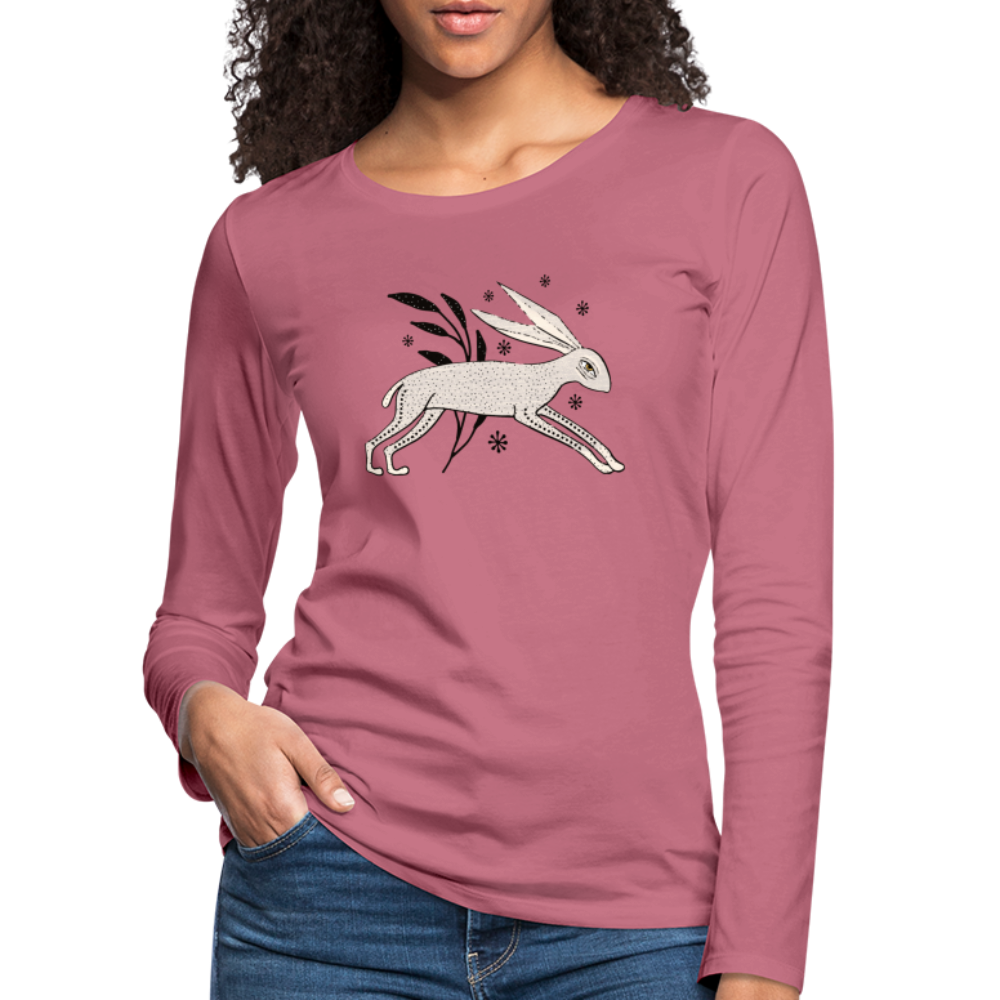 Frauen Premium Langarmshirt - "Winterhase" - Hinter dem Mond