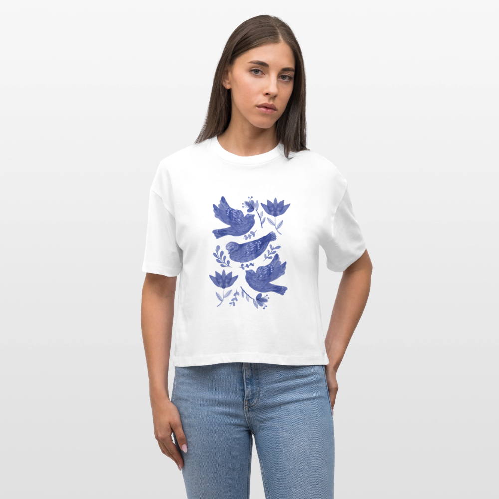 Stanley/Stella Frauen Boxy Bio-T-Shirt - “Fayence Vögel” - Weiß