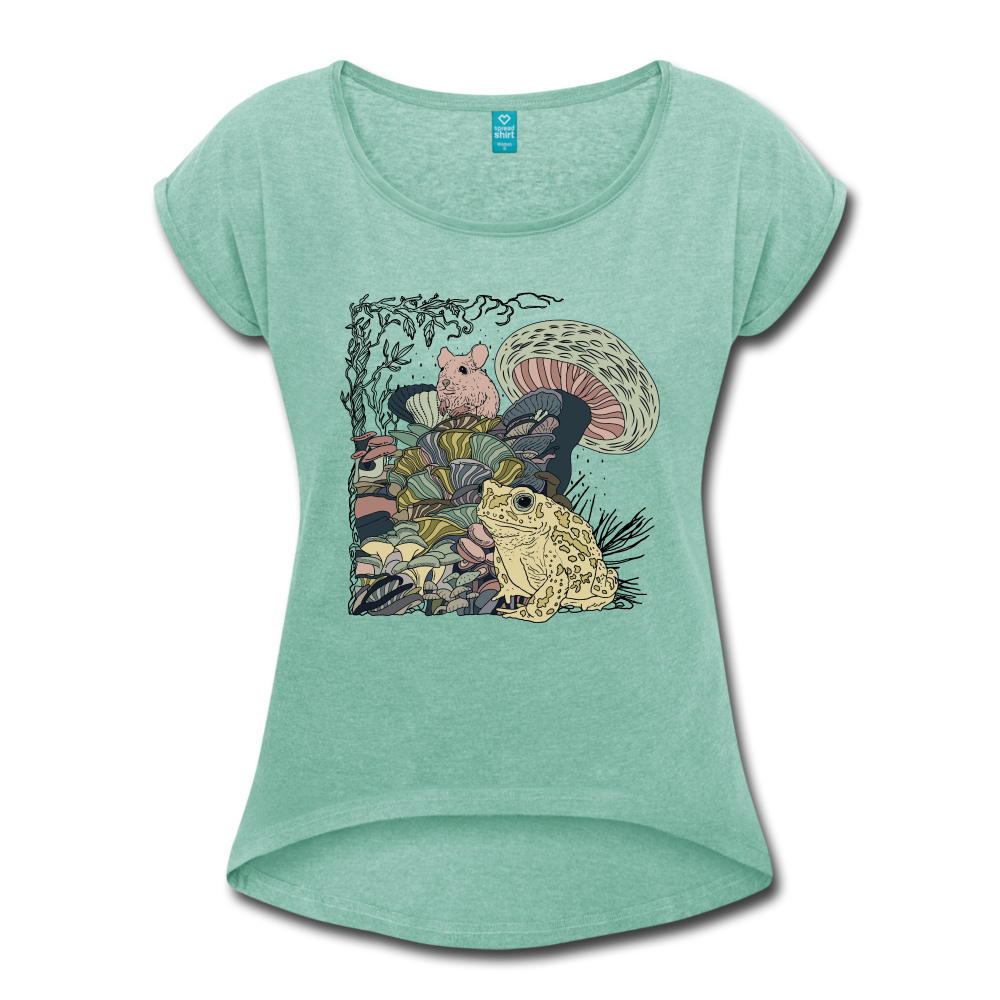 Frauen T-Shirt mit gerollten Ärmeln -“Wimmelbild mit Frosch und Pilzen” - Minze meliert